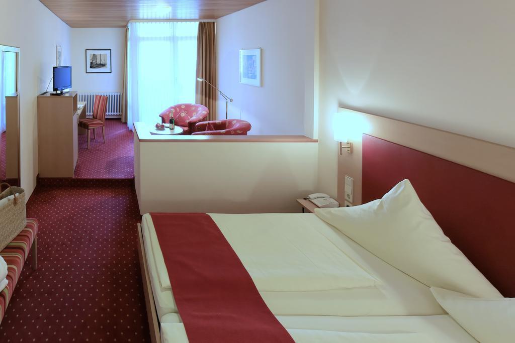 Hotel Hirschen Glottertal Εξωτερικό φωτογραφία